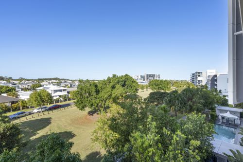 307/15 Compass Drive, Biggera Waters - Offers over $570,000 (SOLD)