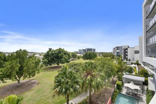 309/15 Compass Drive Biggera Waters - Offers over $560,000 (SOLD)