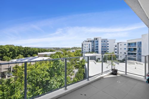 103/43 Harbour Town Drive, Biggera Waters - Offers over $650,000 (SOLD)