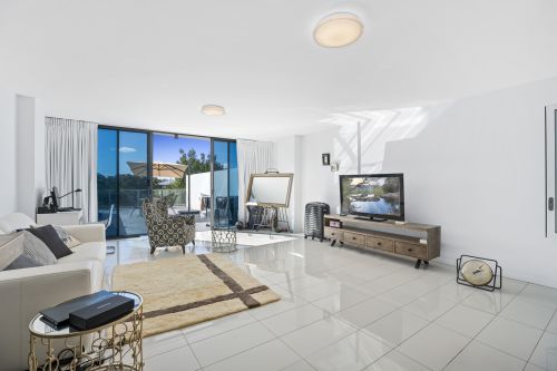 111/2 East Quays Drive, Biggera Waters - Offers over $490,000 (SOLD)