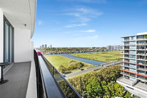 4502/25-31 East Quay Drive, Biggera Waters - Offers Over $570,000 (SOLD)