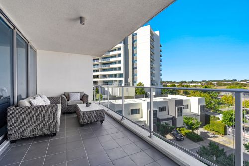 301/3 Compass Drive, Biggera Waters - Offers over $419,000 (SOLD)