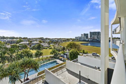 309/2 East Quays Drive, Biggera Waters - Offers over $469,000 (SOLD)