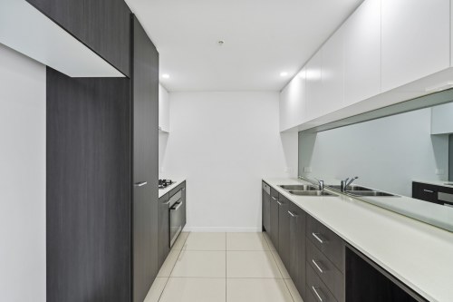 4211/25-31 East Quay Drive, Biggera Waters - Offers over $750,000