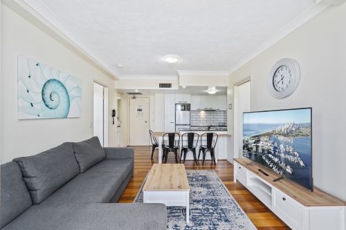 707/2988-2994 Surfers Paradise Boulevard, Surfers Paradise - Offers over $579,000 (UNDER CONTRACT)