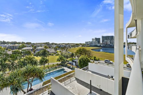 309/2 East Quays Drive, Biggera Waters - Offers over $615,000 (SOLD)